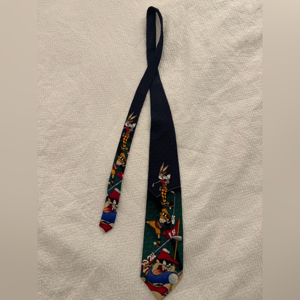 Looney Tunes Mania Men's Tie Golf Design Vintage 1996 Bugs Bunny Daffy Taz